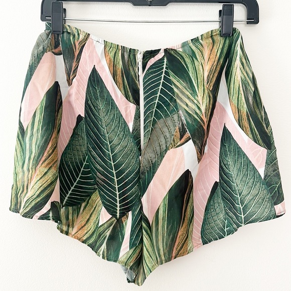 Show Me Your Mumu Tropical Green & Pink Palm Print Sawyer Shorts Small - Picture 4 of 6